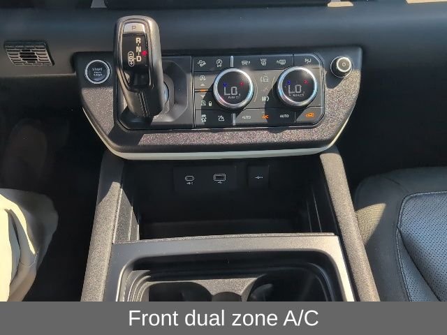 Used 2020 Tasman Blue Metallic Land Rover S image 5