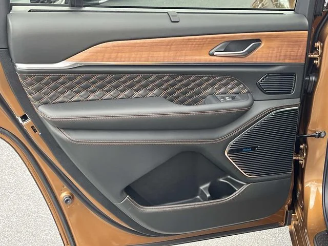 New 2026 Copper Shino Metallic Clear-Coat Exterior Paint Jeep Summit image 15