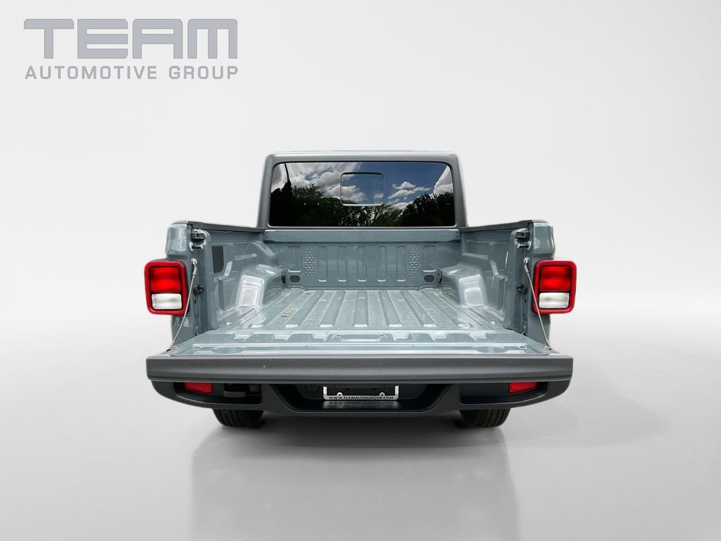 New 2025 Anvil Clear-Coat Exterior Paint Jeep Sport S image 13