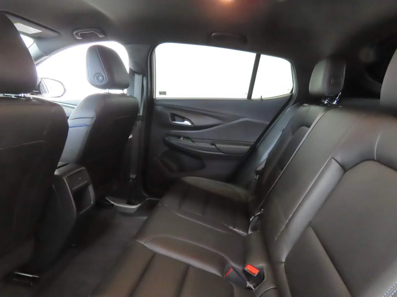 Used 2025 Summit White Buick Sport Touring image 16