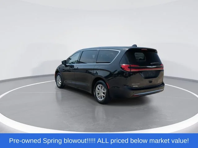 Used 2023 Black Chrysler Touring L image 6
