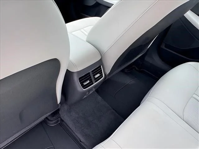 Used 2023 Black Hyundai Blue image 16
