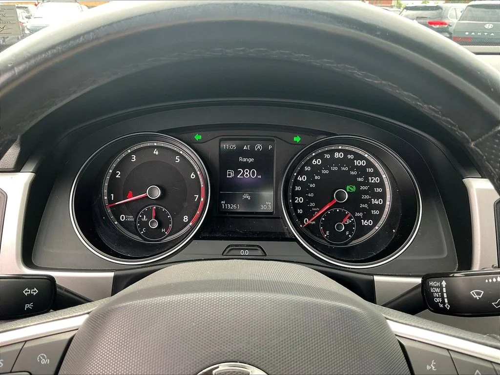 Used 2021 Black Volkswagen 3.6L V6 SE w/Technology R-Line image 13