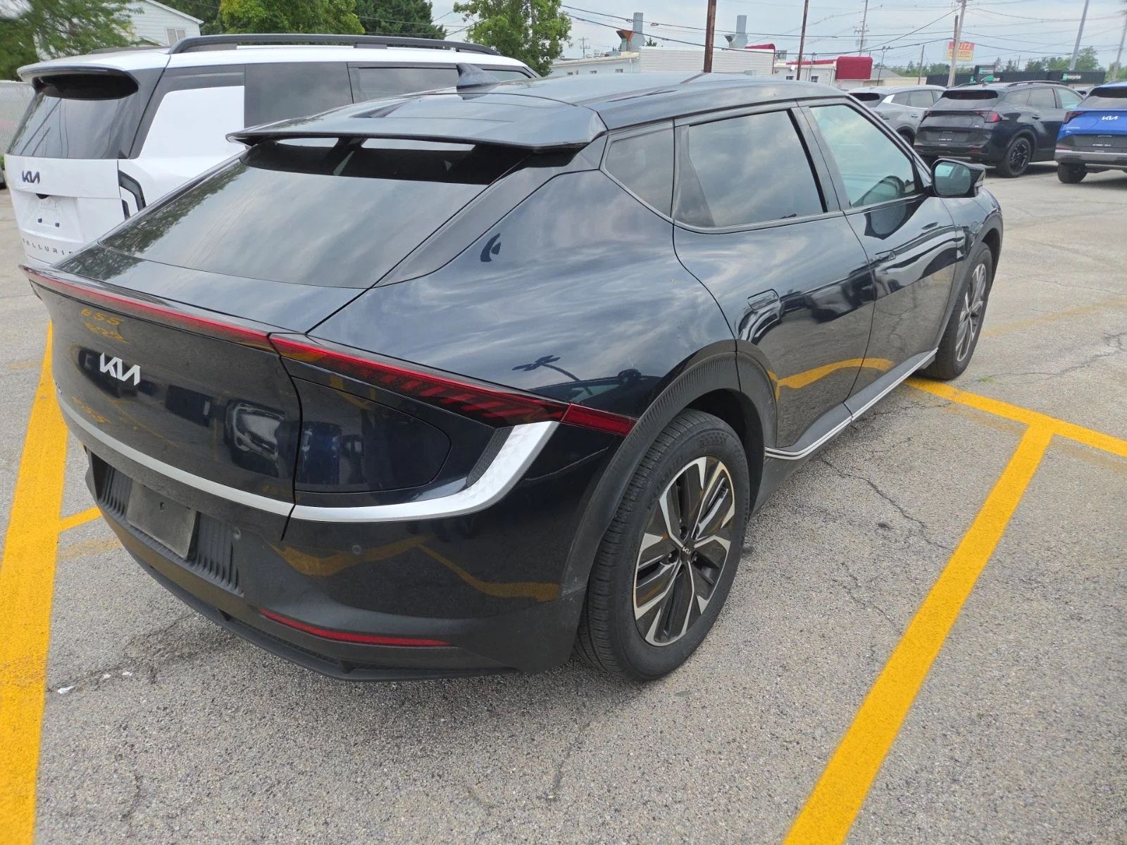 Certified Used 2024 Blue Kia Light image 4
