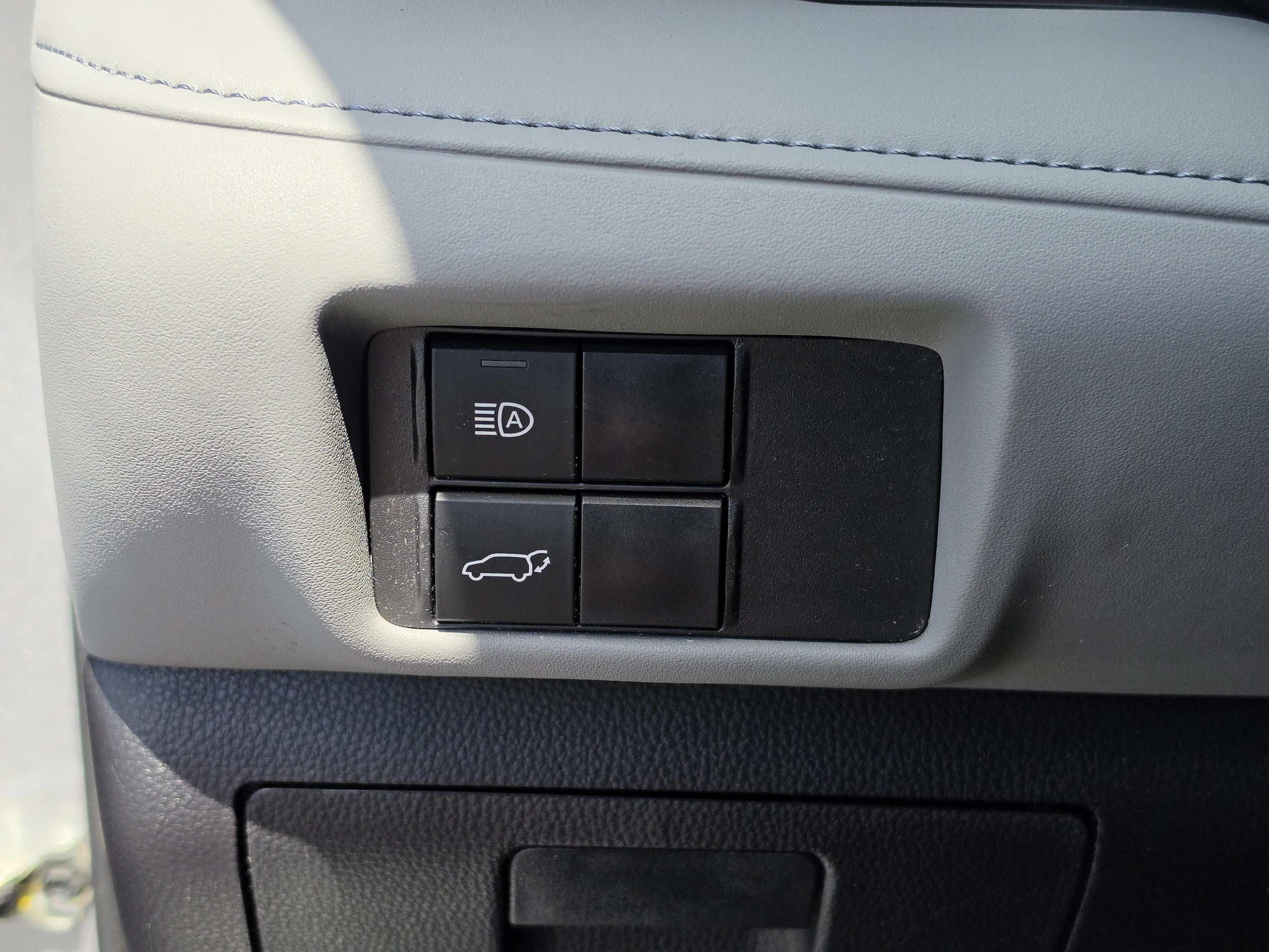 Used 2023 Celestial Silver Metallic Toyota Hybrid XLE image 34