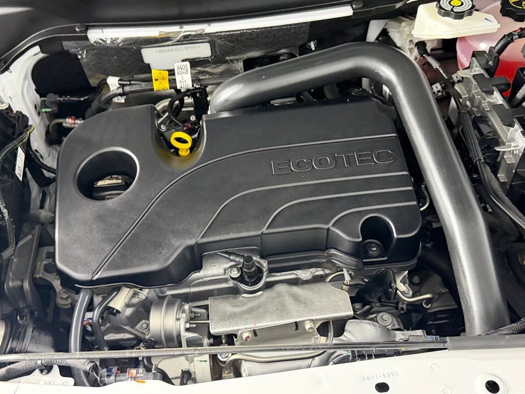 Used 2026 White Chevrolet LT image 33