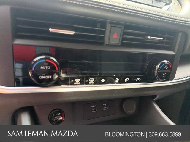 Used 2025 Beige/tan Nissan SV image 5