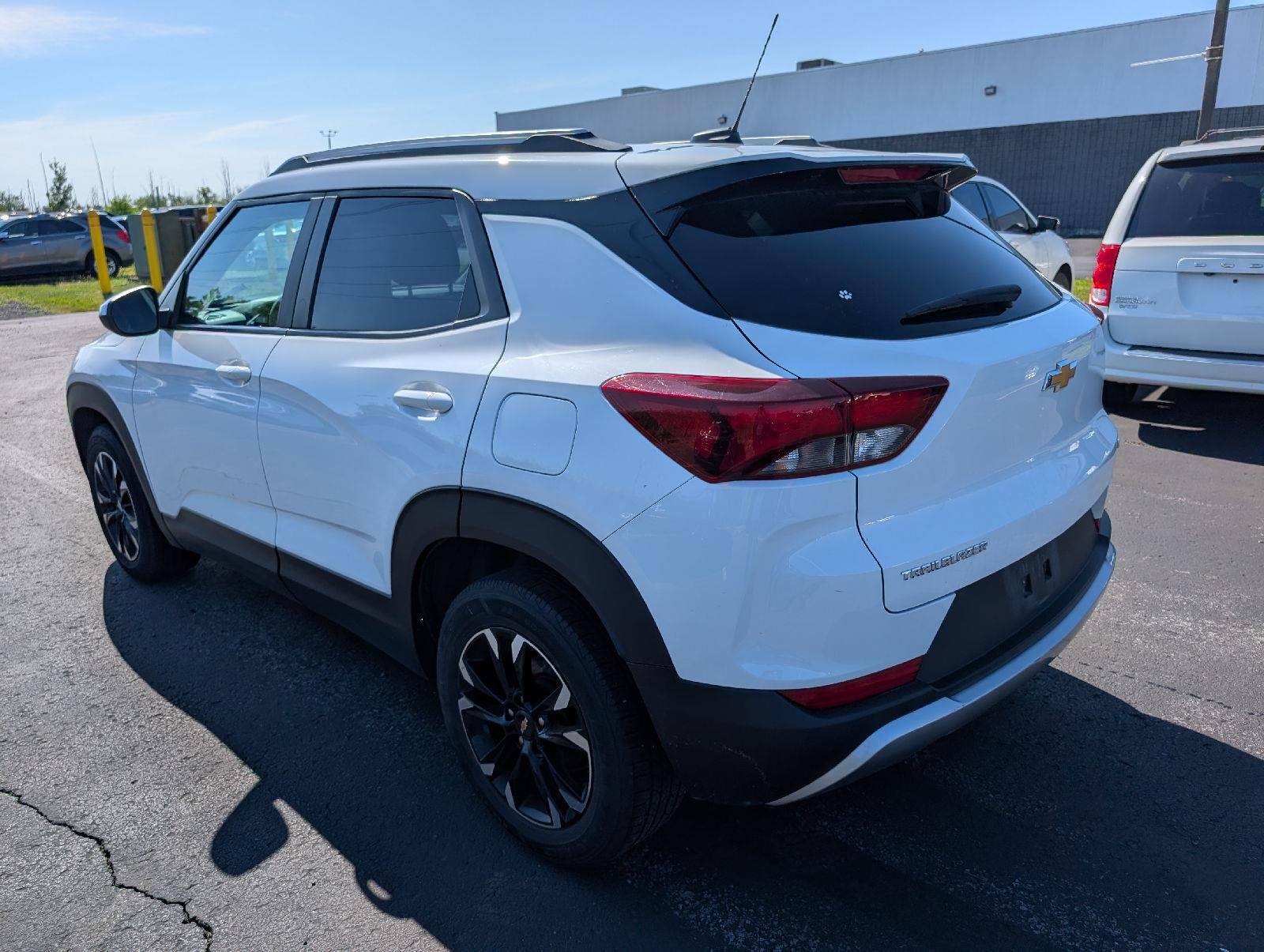 Used 2022 Summit White Chevrolet LT image 7