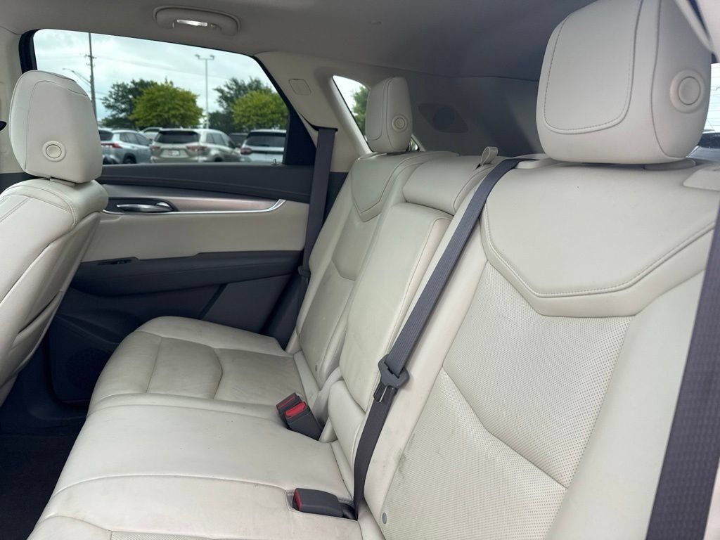 Used 2017 Radiant Silver Metallic Cadillac Luxury image 22
