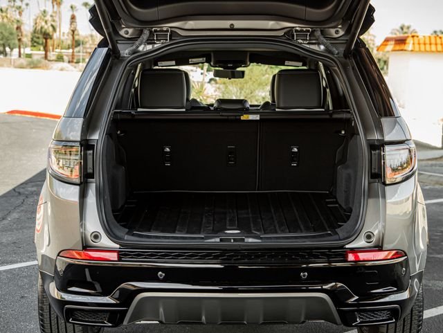 New 2024 Silicon Silver Land Rover SE image 21