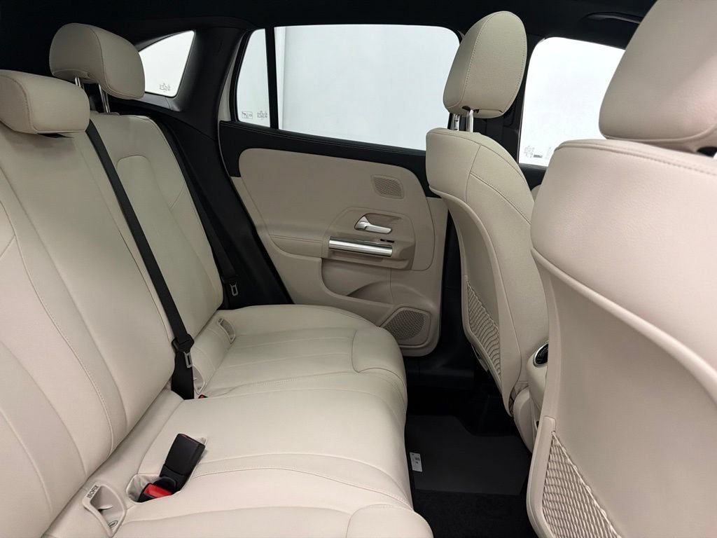New 2026 Polar White Mercedes-Benz GLA 250 image 61