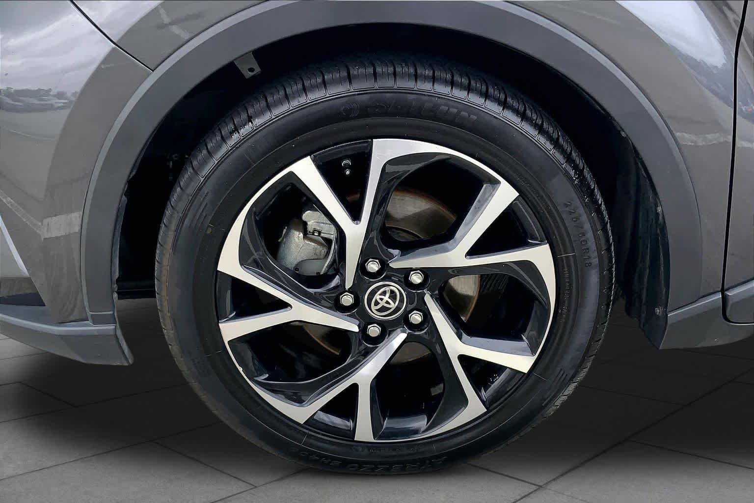 Used 2022 Magnetic Gray Metallic Toyota XLE image 11