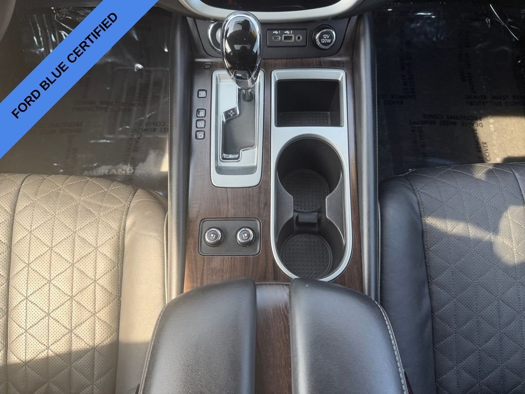 Used 2019 White Nissan Platinum image 12
