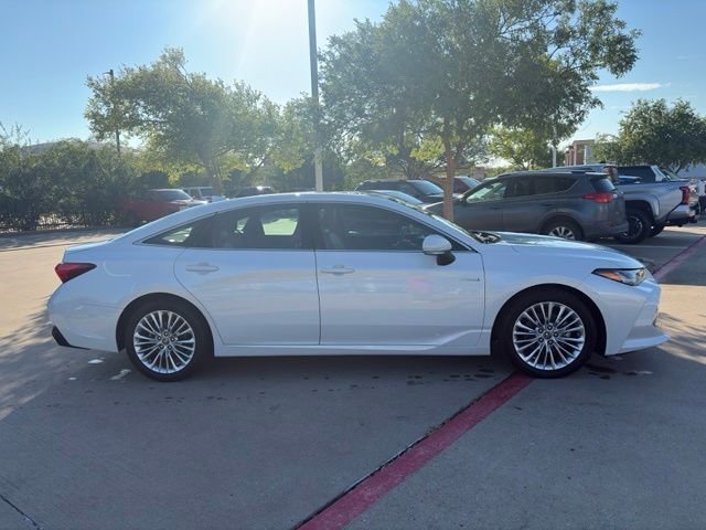Used 2019 Beige Toyota Limited image 4