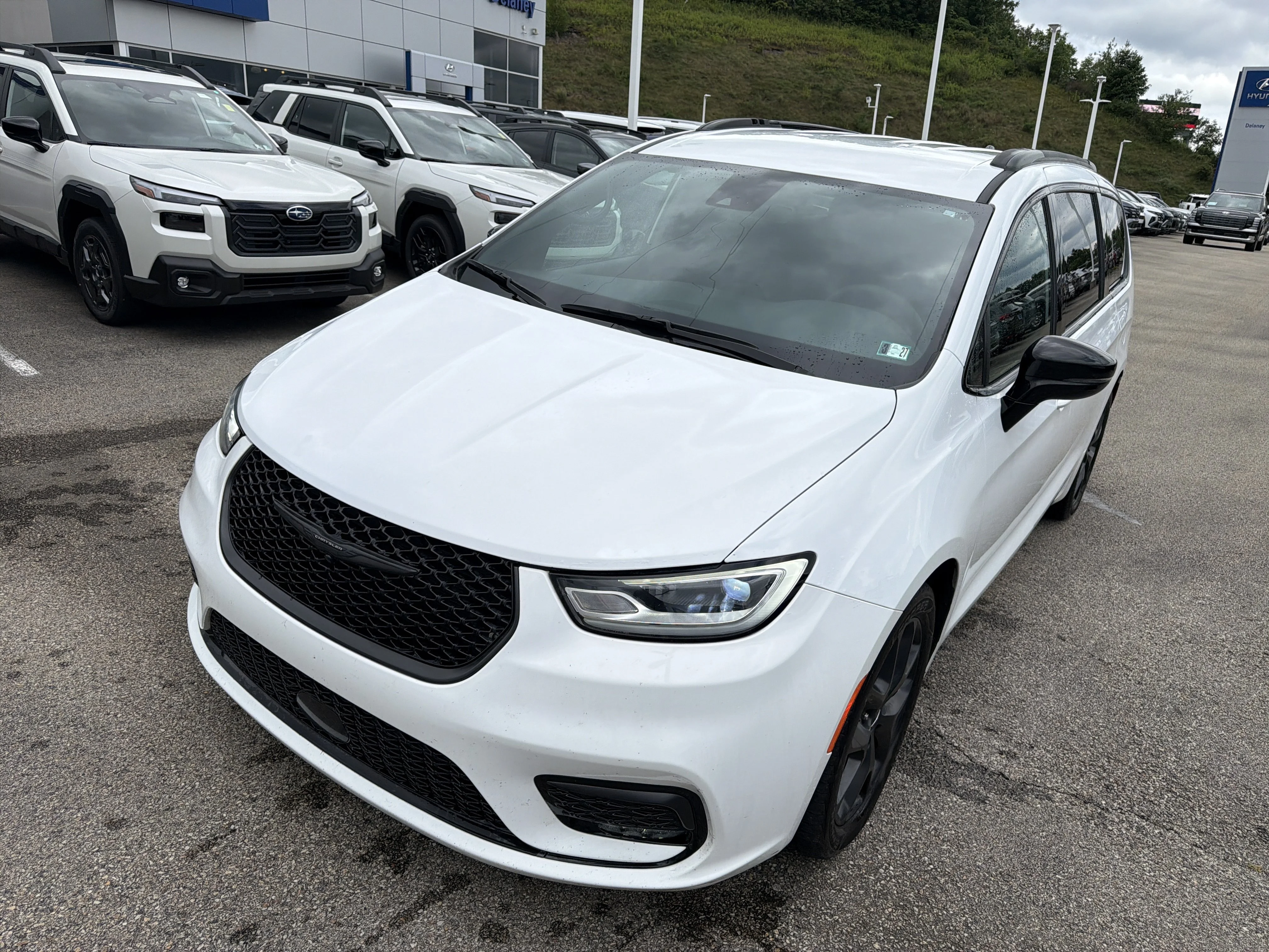 2024 Chrysler Pacifica Touring L - Photo 8