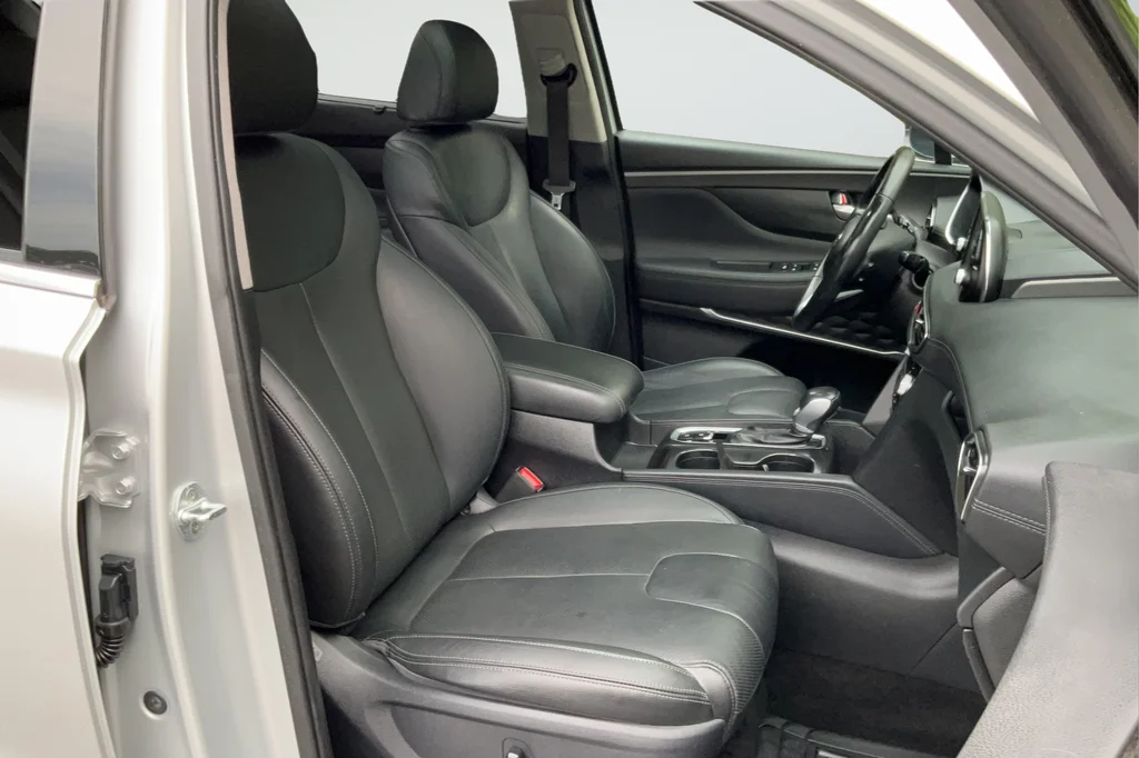 Used 2019 Silver Hyundai Limited image 20