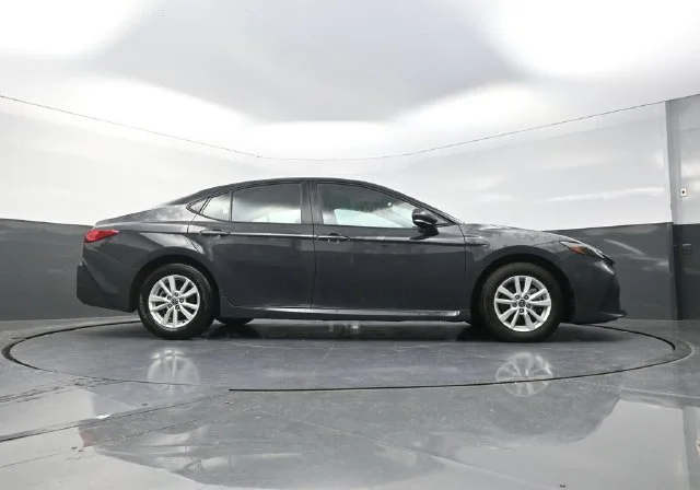 Used 2026  Toyota LE image 38