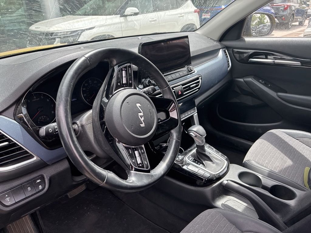 Certified Used 2022 Yellow Kia S image 28