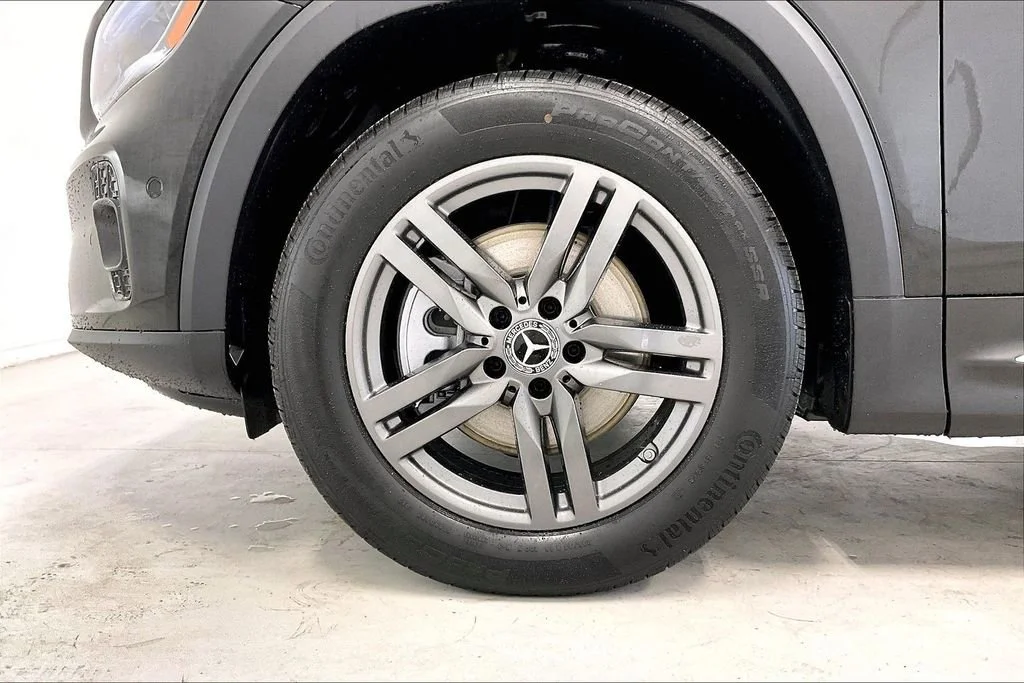 New 2026 Night Black Mercedes-Benz GLB 250 image 23