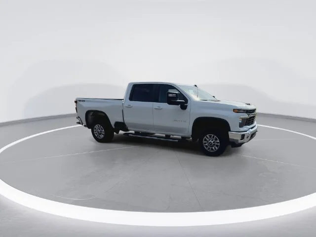 Certified Used 2025 Summit White Chevrolet LT image 13