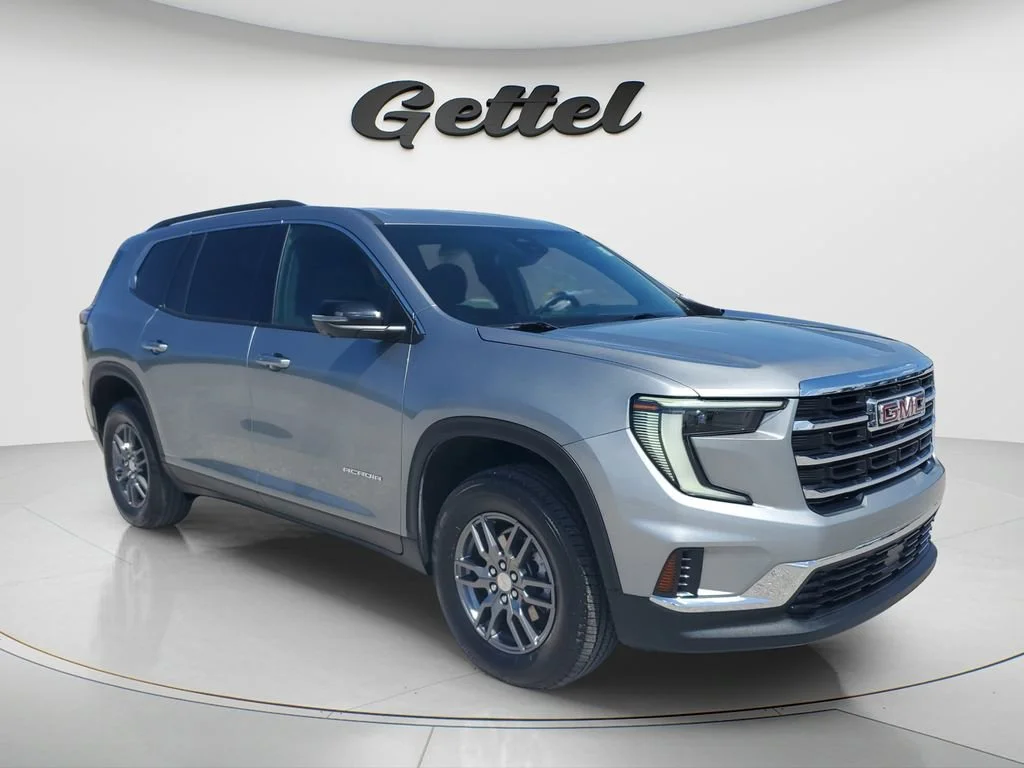 Used 2025 Sterling Metallic GMC Elevation image 3