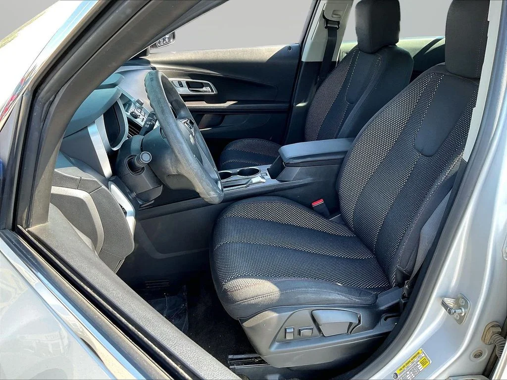 Used 2016 Silver Ice Metallic Chevrolet LS image 22