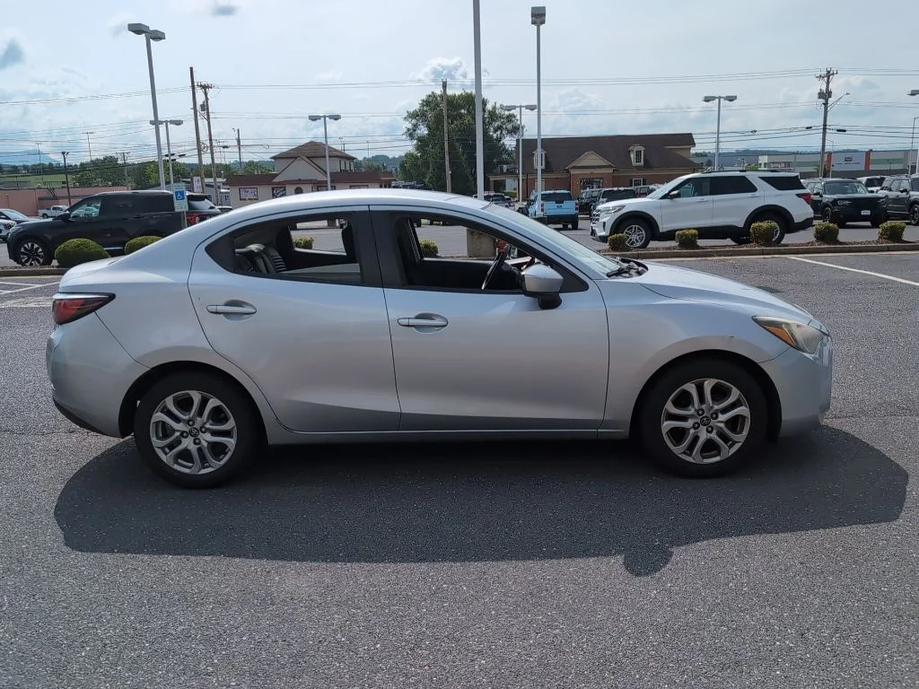 Used 2017 Silver Toyota Base image 4