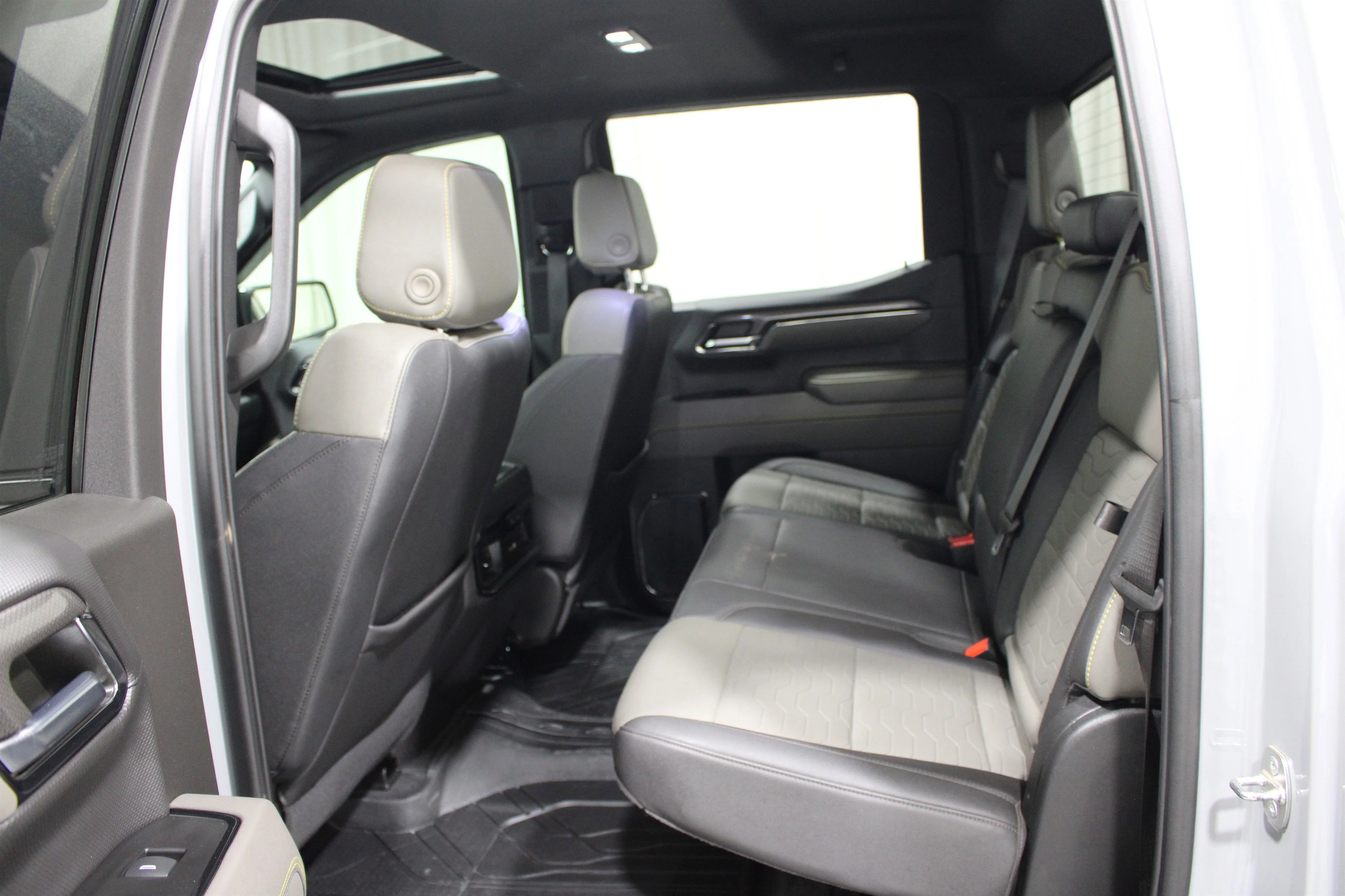 2024 Chevrolet Silverado 1500 ZR2 - Photo 20