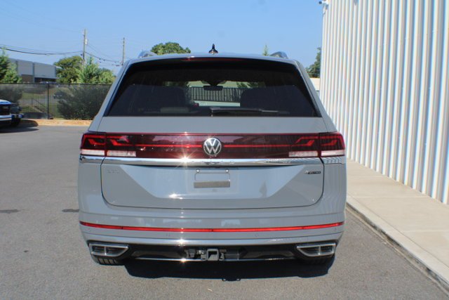 Used 2025  Volkswagen 2.0T SEL Premium R-Line image 17