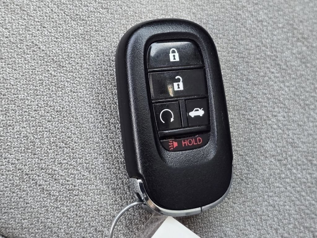 Used 2025 Radiant Red Metallic Honda SE image 35