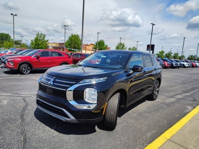 New 2026 Black Mitsubishi SE image 33