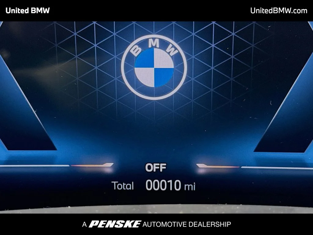 New 2026 Alpine White BMW sDrive40i image 7