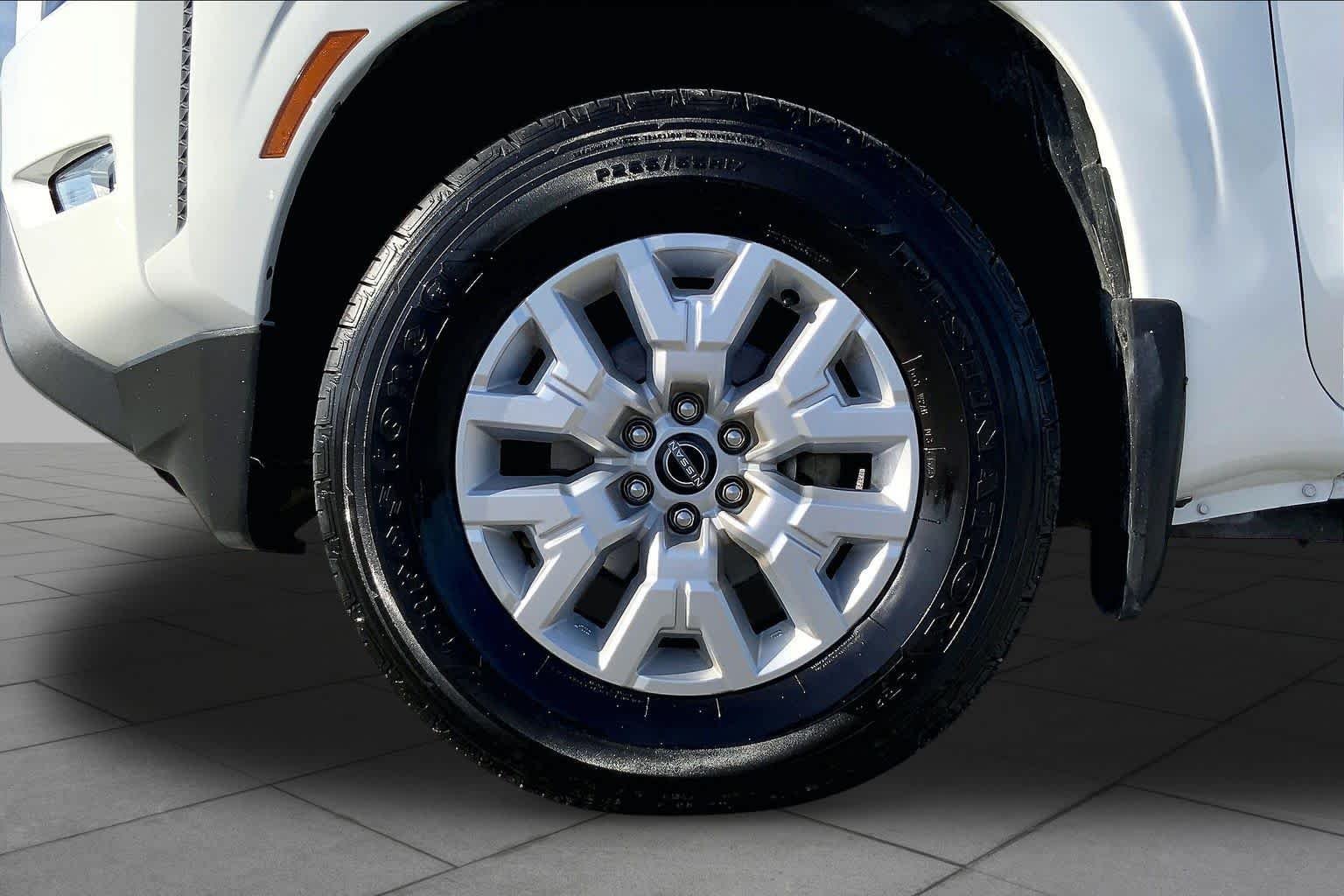 Used 2023 Glacier White Nissan SV image 11
