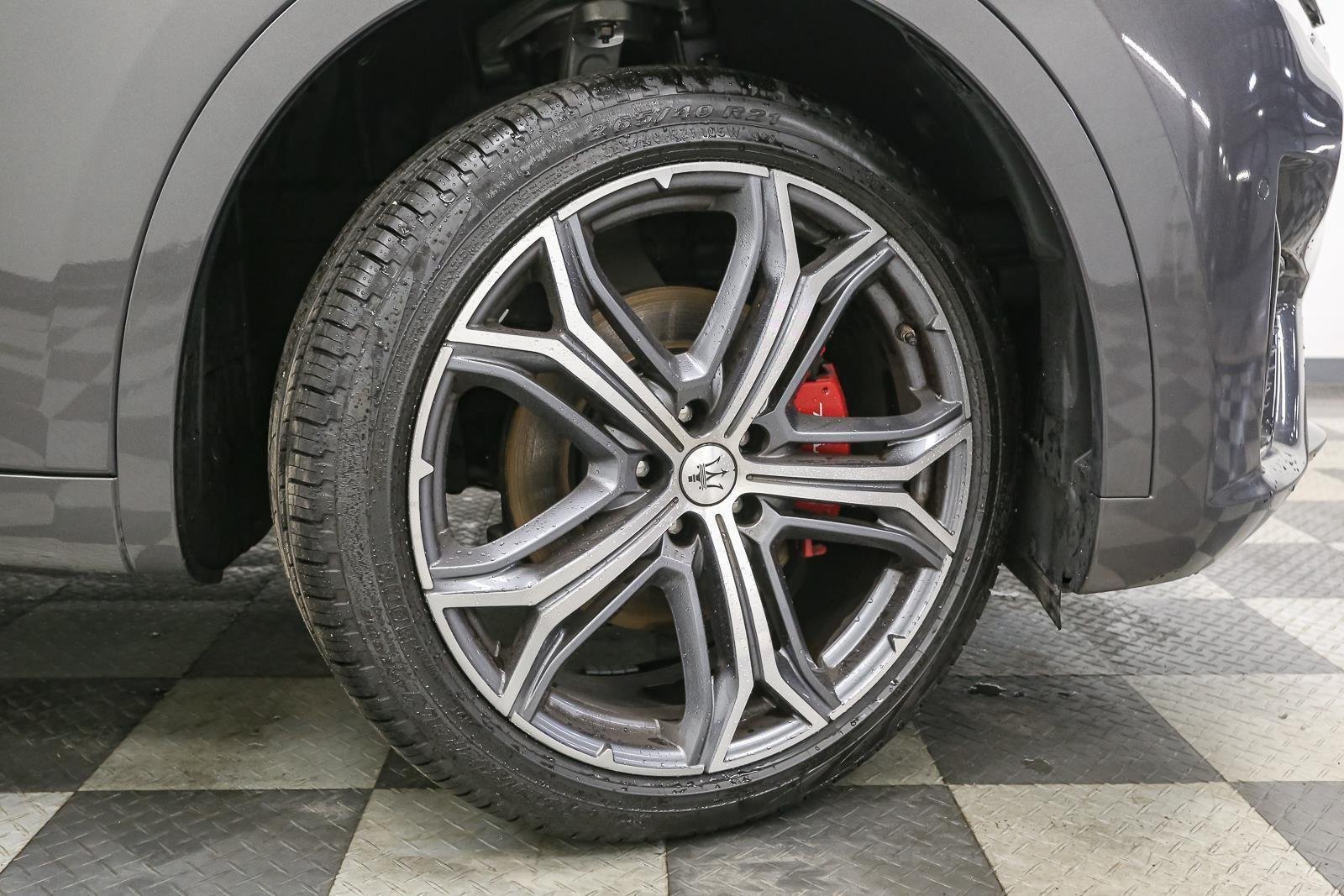 Used 2022 Grigio Maratea Metallic Maserati GT image 17