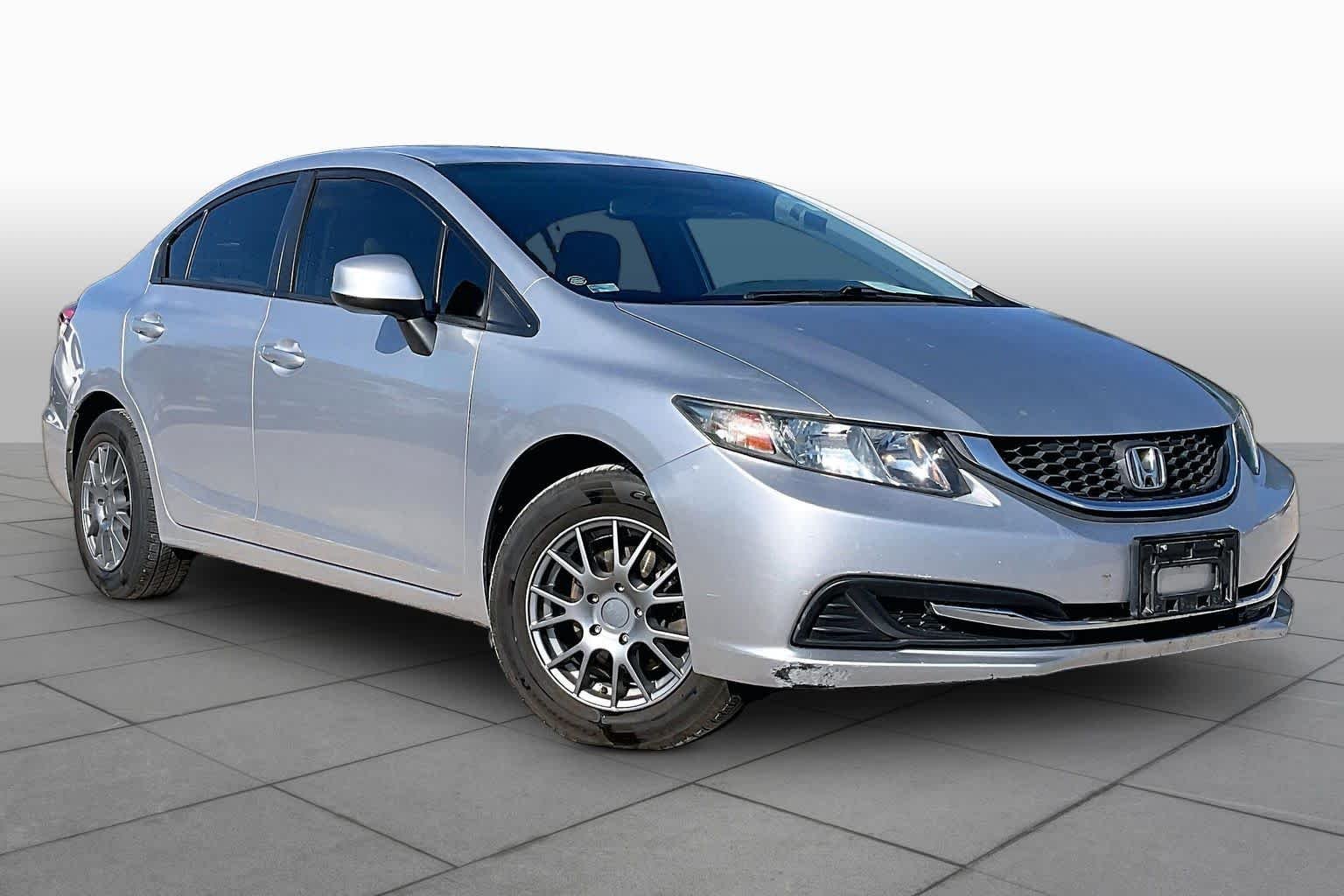 Used 2013 Alabaster Silver Metallic Honda LX image 2