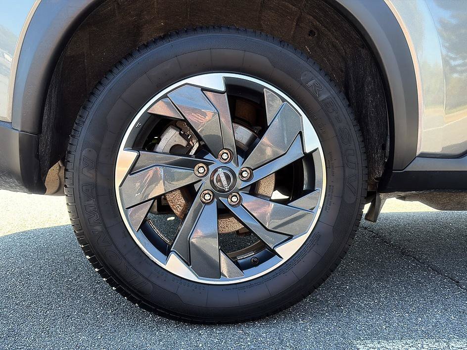 Used 2024 Gun Metallic Nissan SV image 11