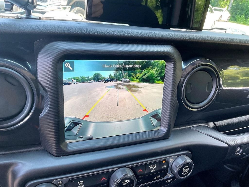 Used 2022 Black Jeep Sport image 14