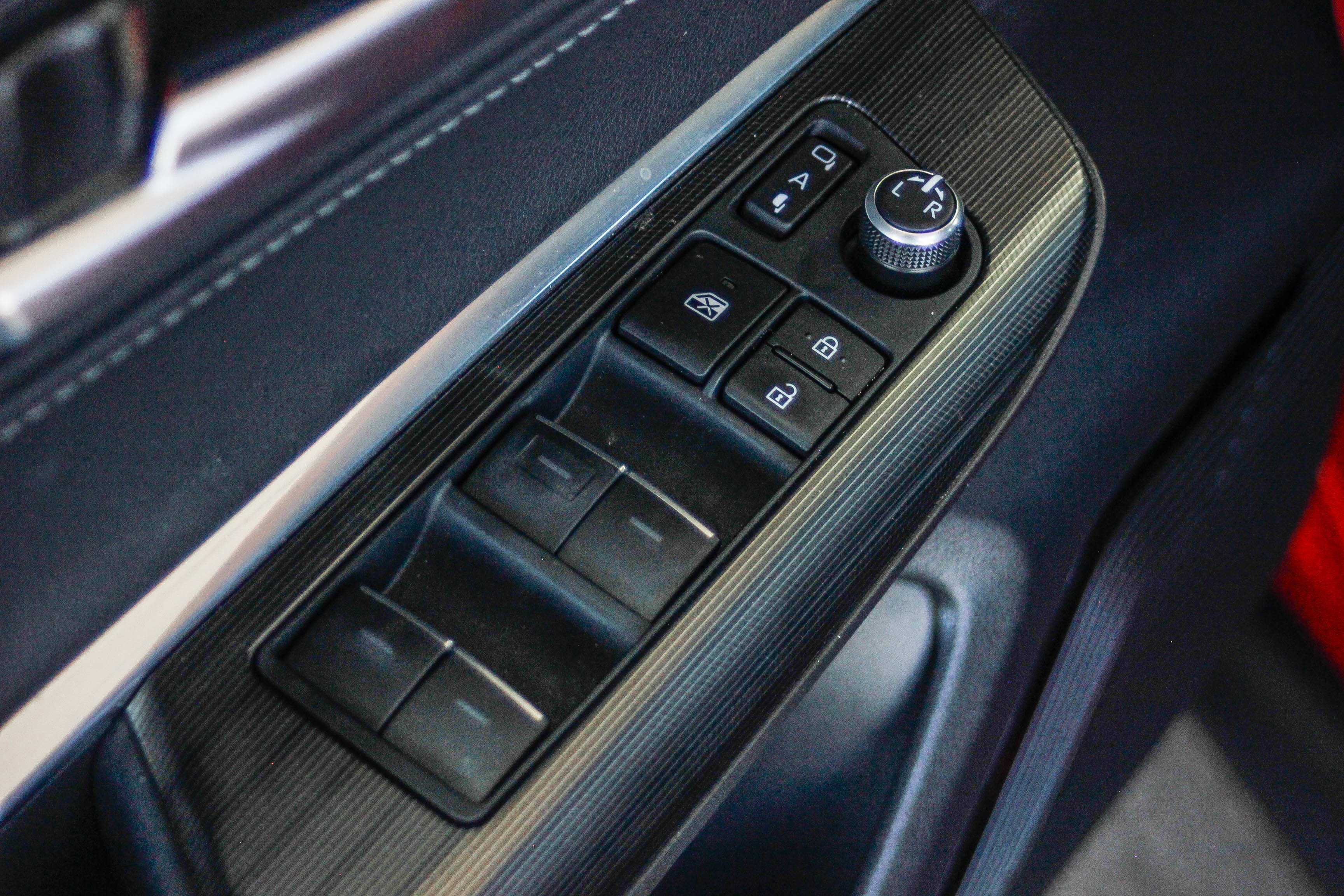 2024 Toyota Venza Nightshade - Photo 25