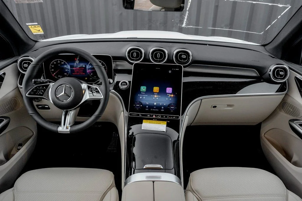 Certified Used 2026 Polar White Mercedes-Benz GLC 300 image 18