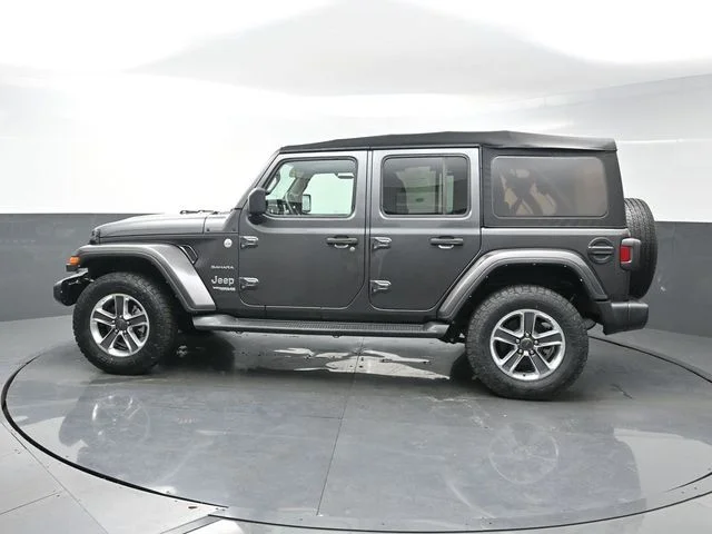 Used 2022 Gray Jeep Unlimited Sahara image 4