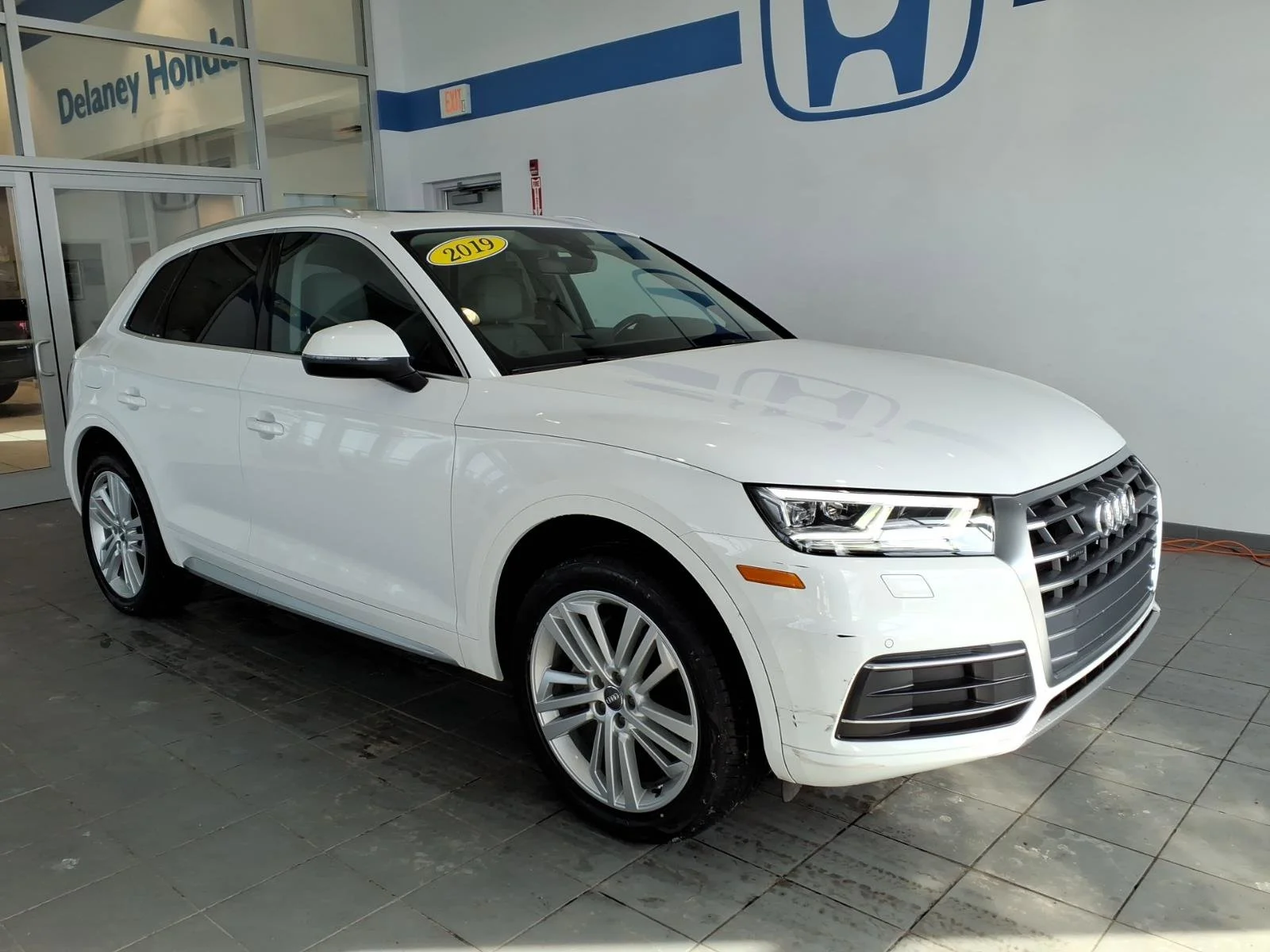 2019 Audi Q5 2.0T quattro S tronic Premium Plus's photo