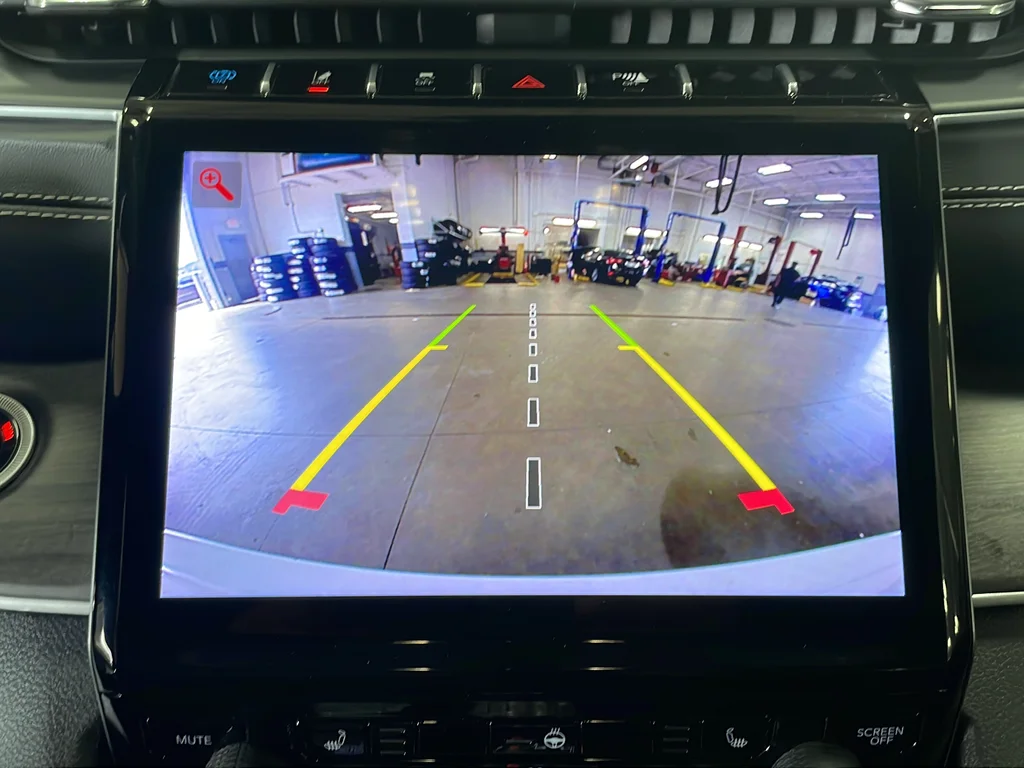 Used 2024 White Jeep 4xe image 9