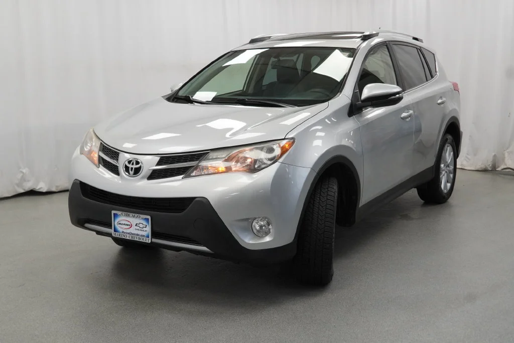 Used 2013 Silver Toyota Limited image 19