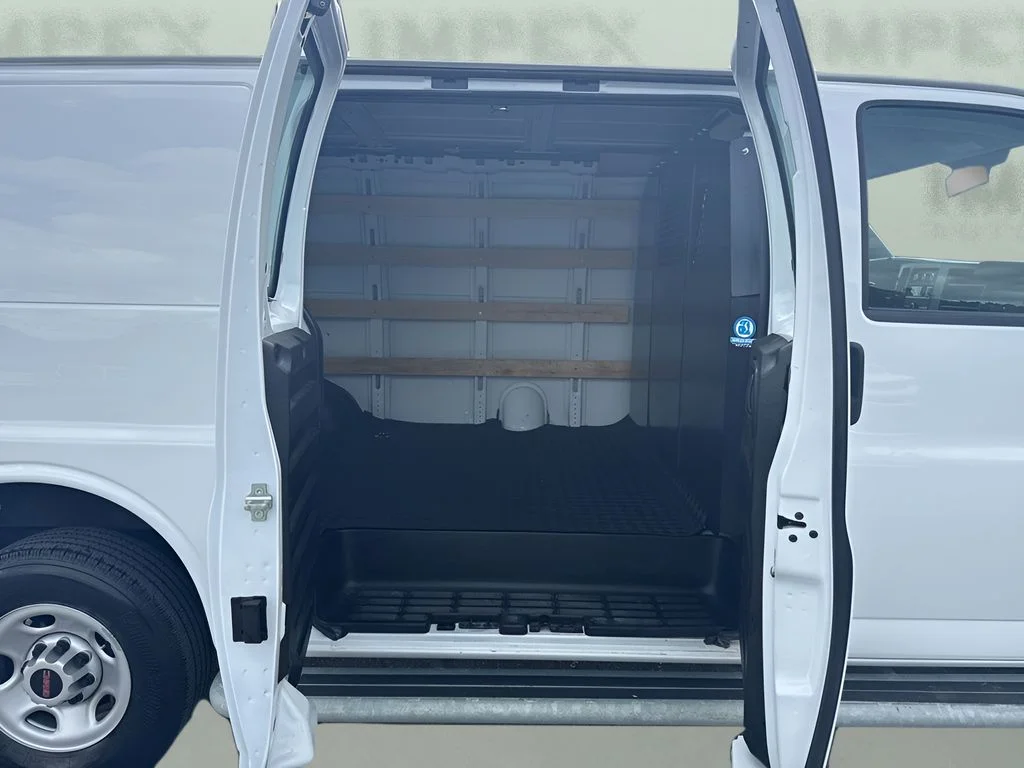 Used 2024 White GMC Work Van image 21