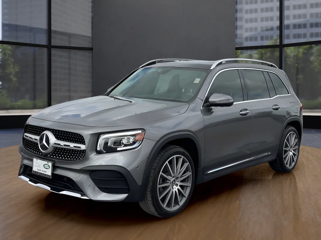Used 2023  Mercedes-Benz GLB 250 image 1