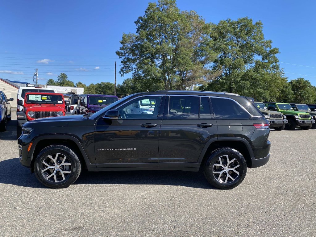 Certified Used 2023 Brown Jeep Limited image 8