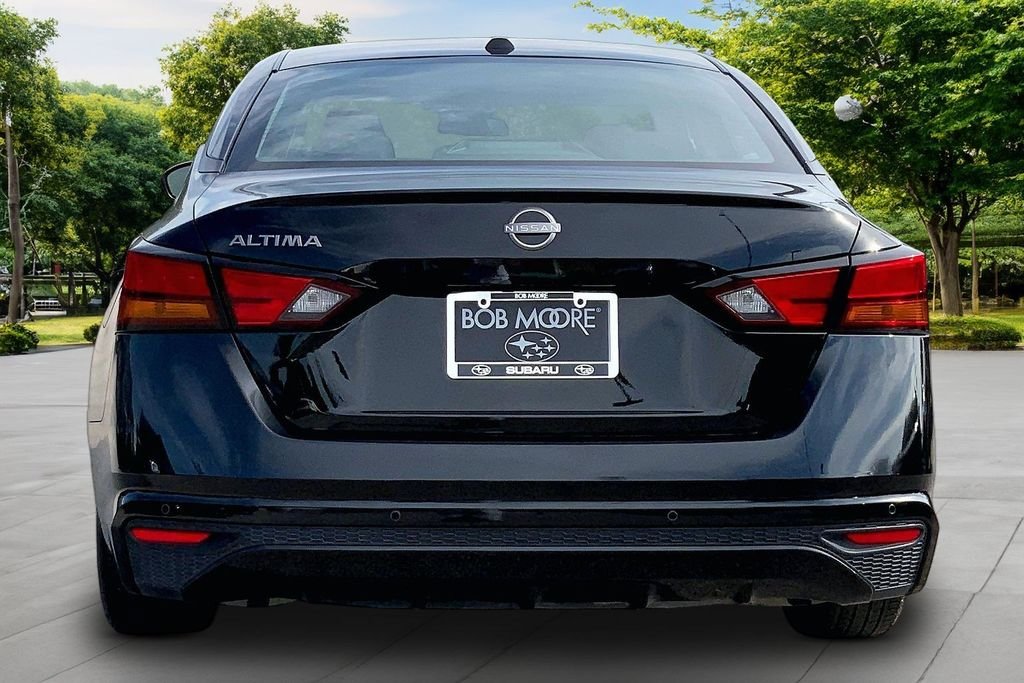 Used 2025 Black Nissan 2.5 SV image 5