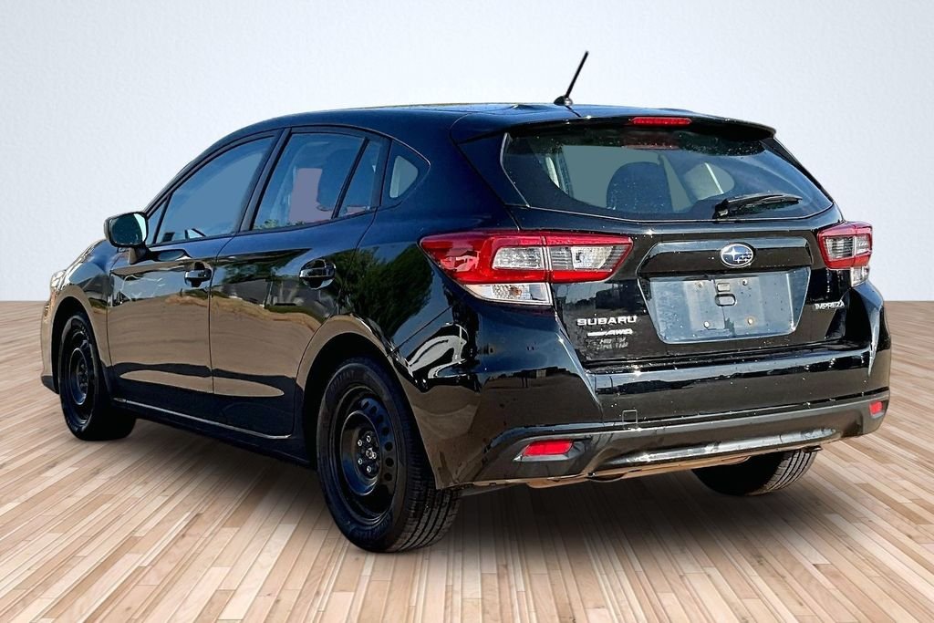 Used 2022 Black Subaru Base image 9
