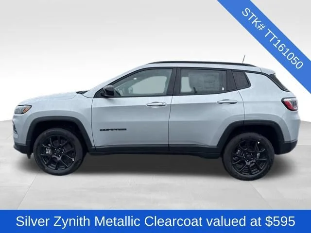 New 2026 Silver Zynith Metallic Clearcoat Jeep Latitude Altitude image 4