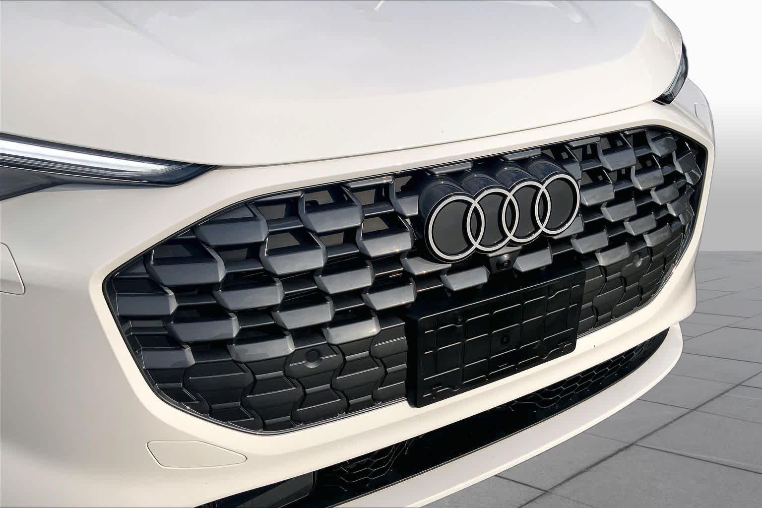 Used 2025 Arkona White Audi Premium Plus image 30